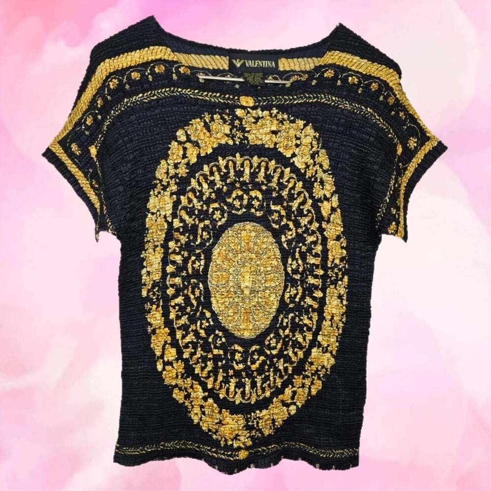 Valentina Popcorn Scrunchy Brocade Medallion Top